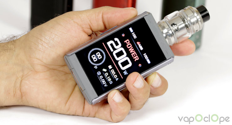 Kit Aegis Touch T200 Geekvape en main